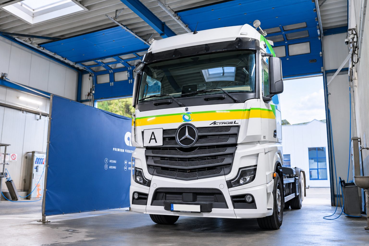 LKW in der ATS Waschhalle